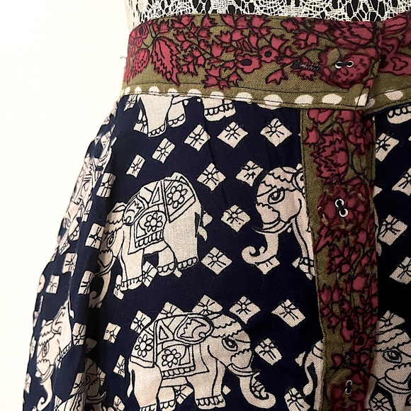 Angie Elephant Pattern Skirt with Buttons and Pockets - Picture 2 of 4